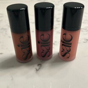 Saie Blush